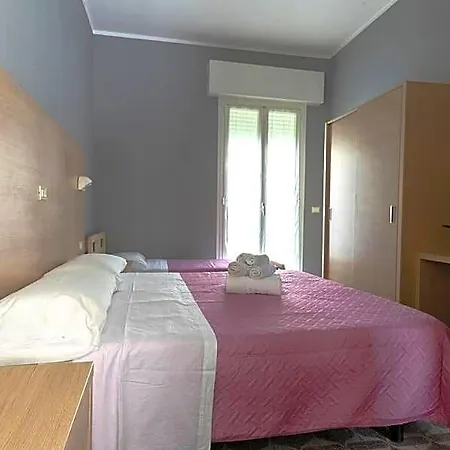 Kennedy Hotel 3*