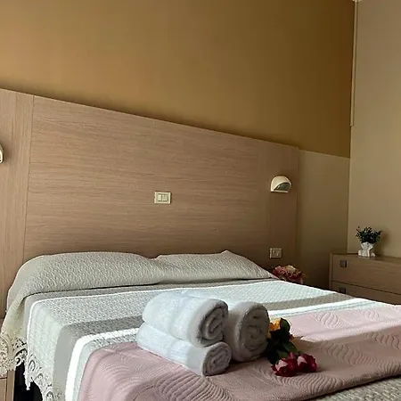 Kennedy Hotel 3*